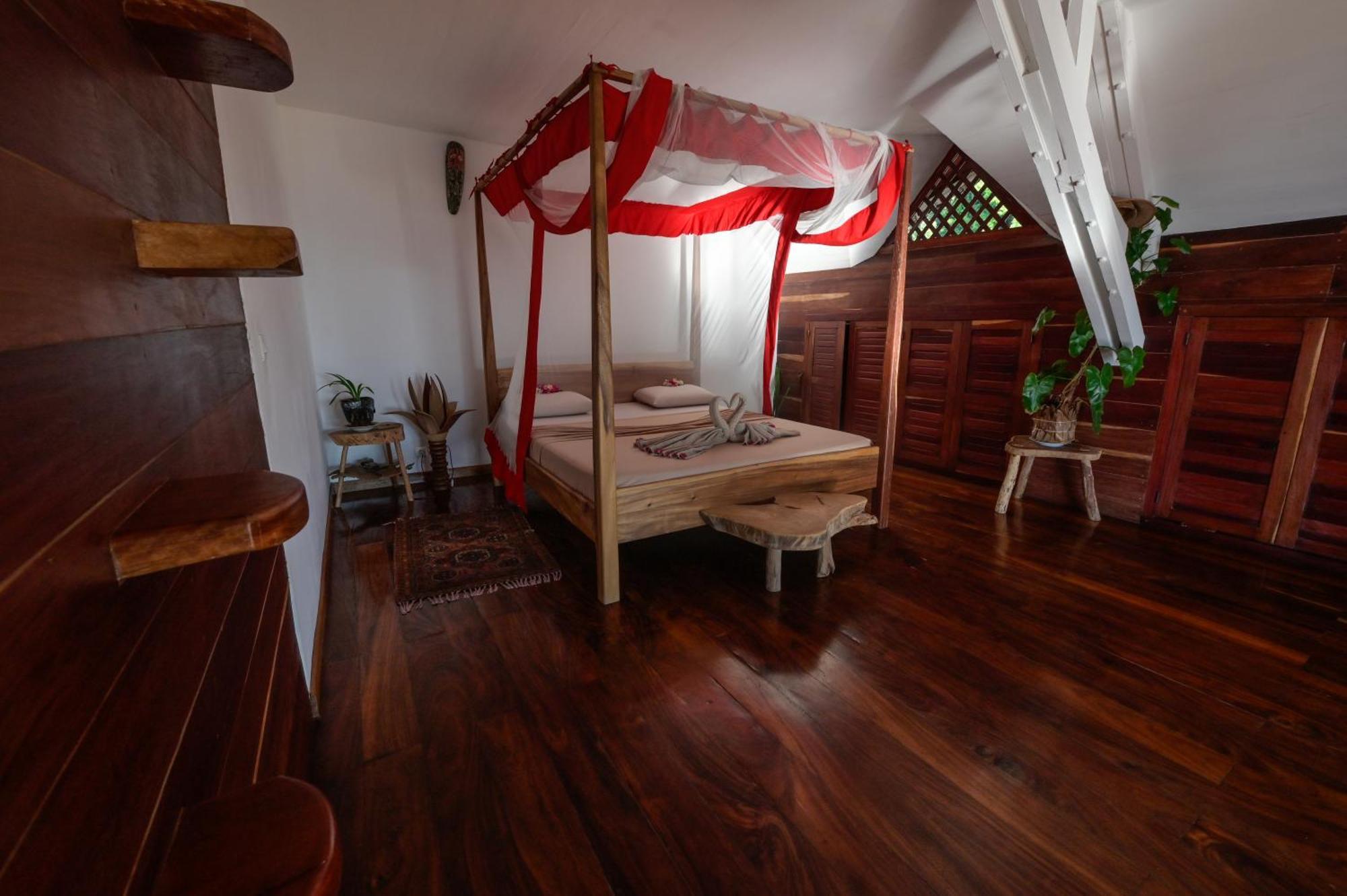 Shambala Madagascar: Beachfront Lodge And Adventures Ambolobozo Eksteriør billede