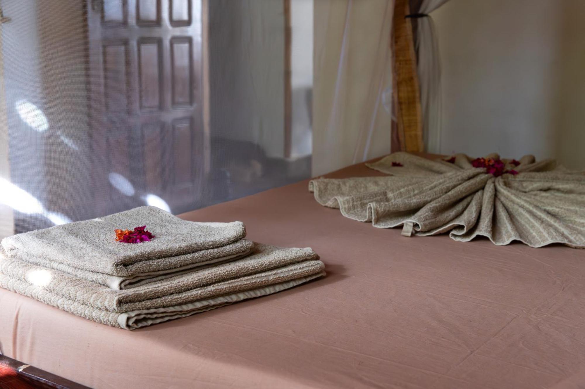 Shambala Madagascar: Beachfront Lodge And Adventures Ambolobozo Eksteriør billede