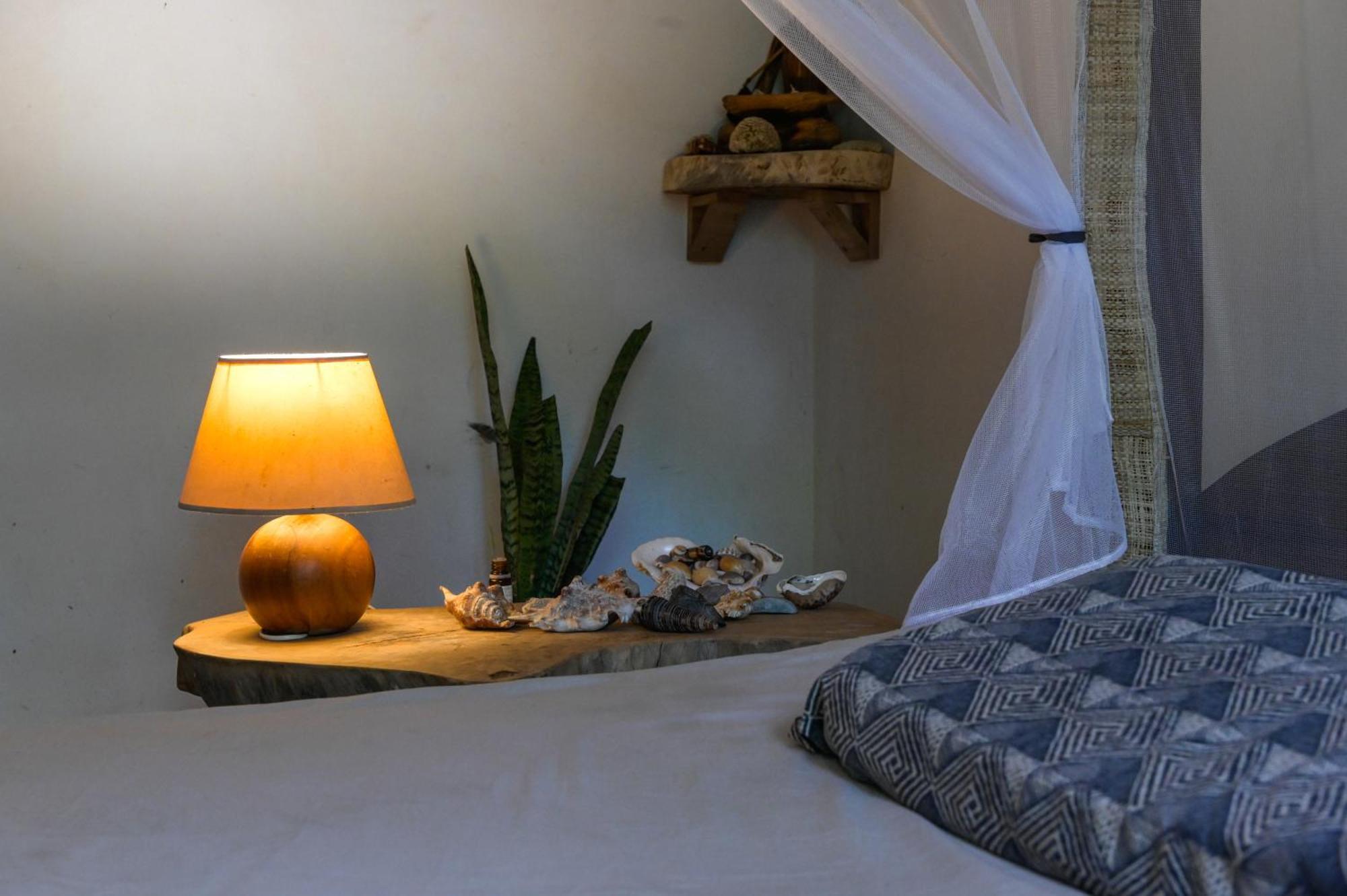 Shambala Madagascar: Beachfront Lodge And Adventures Ambolobozo Eksteriør billede
