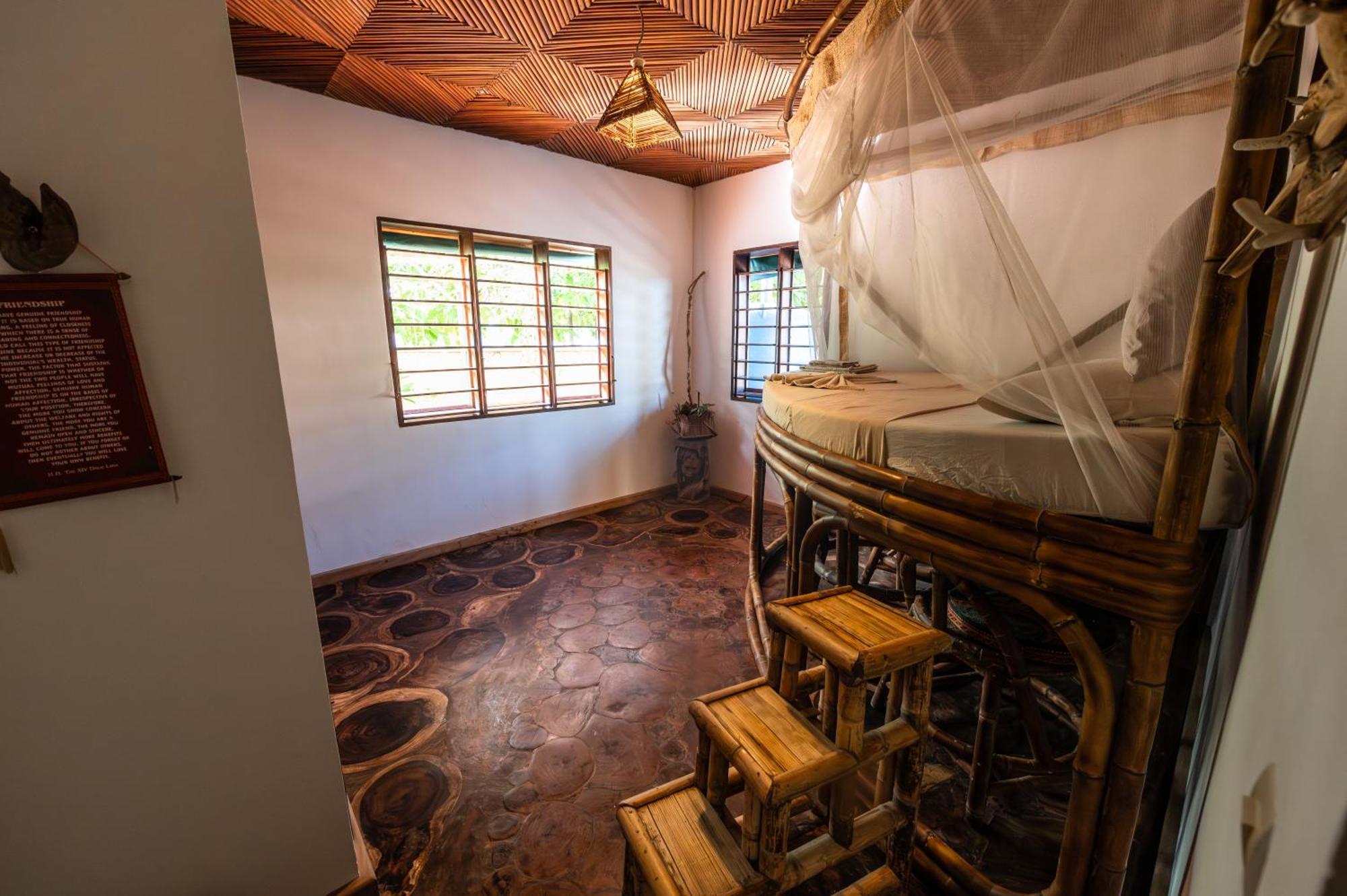 Shambala Madagascar: Beachfront Lodge And Adventures Ambolobozo Eksteriør billede