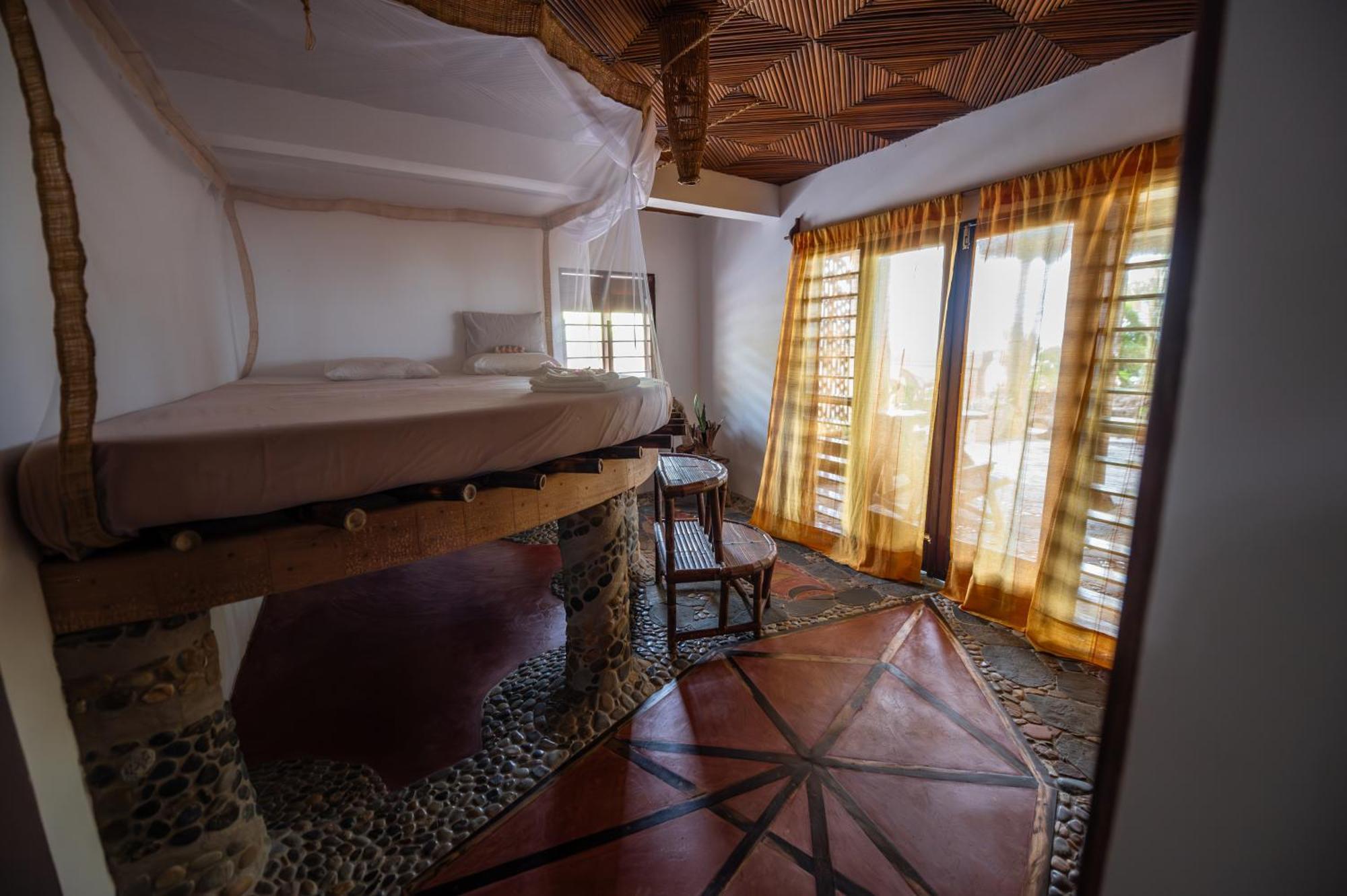 Shambala Madagascar: Beachfront Lodge And Adventures Ambolobozo Eksteriør billede