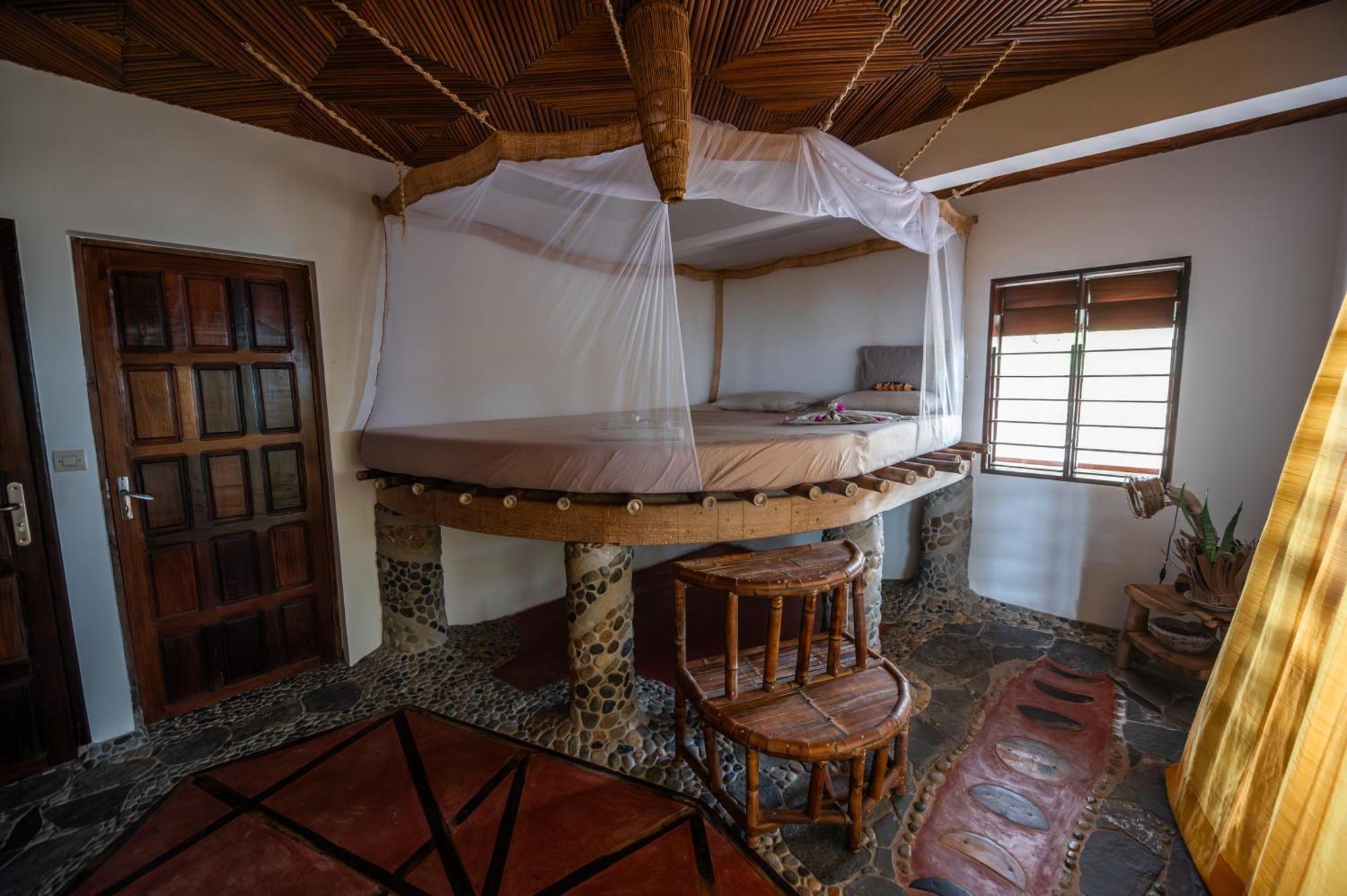 Shambala Madagascar: Beachfront Lodge And Adventures Ambolobozo Eksteriør billede