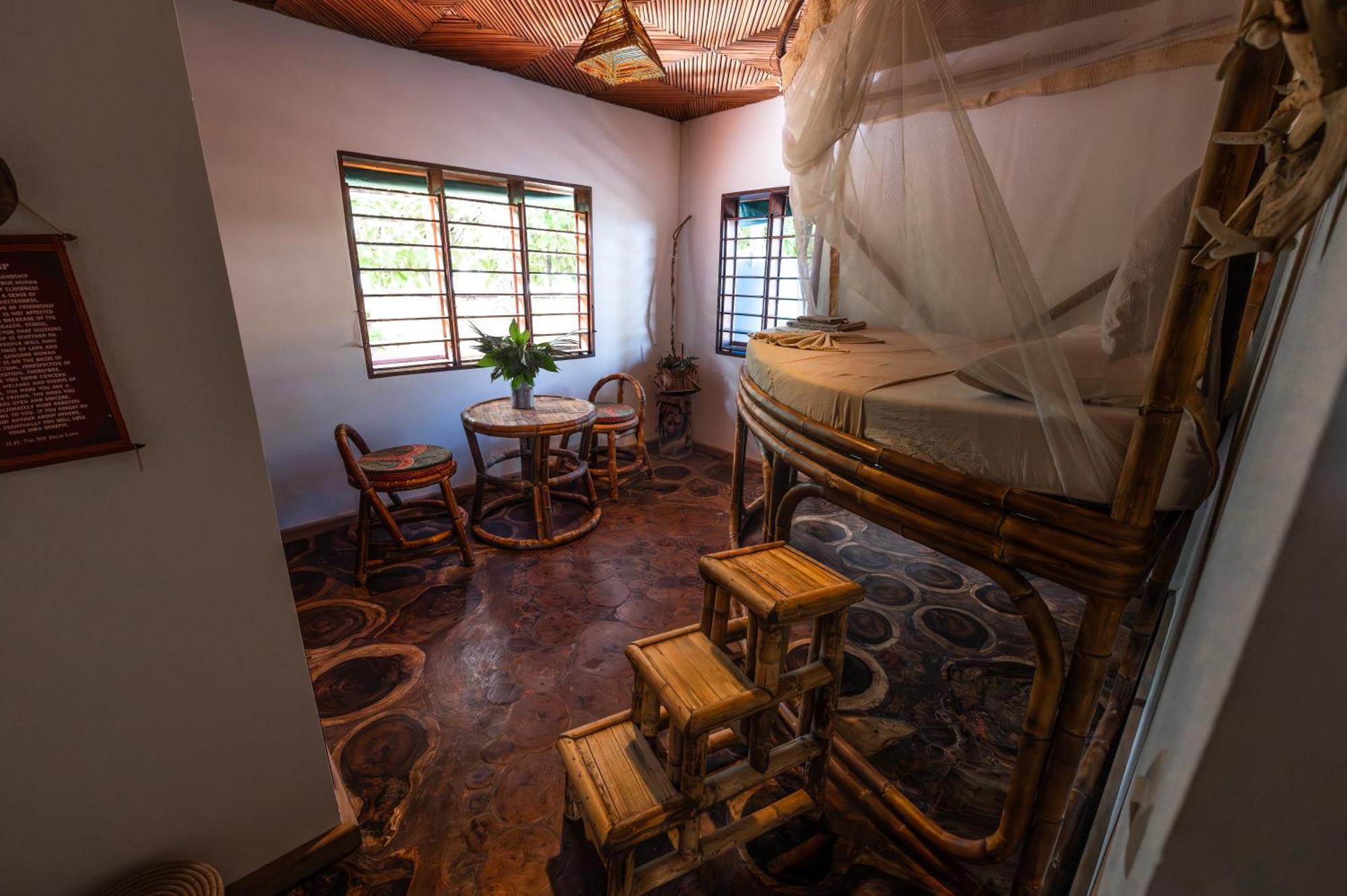 Shambala Madagascar: Beachfront Lodge And Adventures Ambolobozo Eksteriør billede