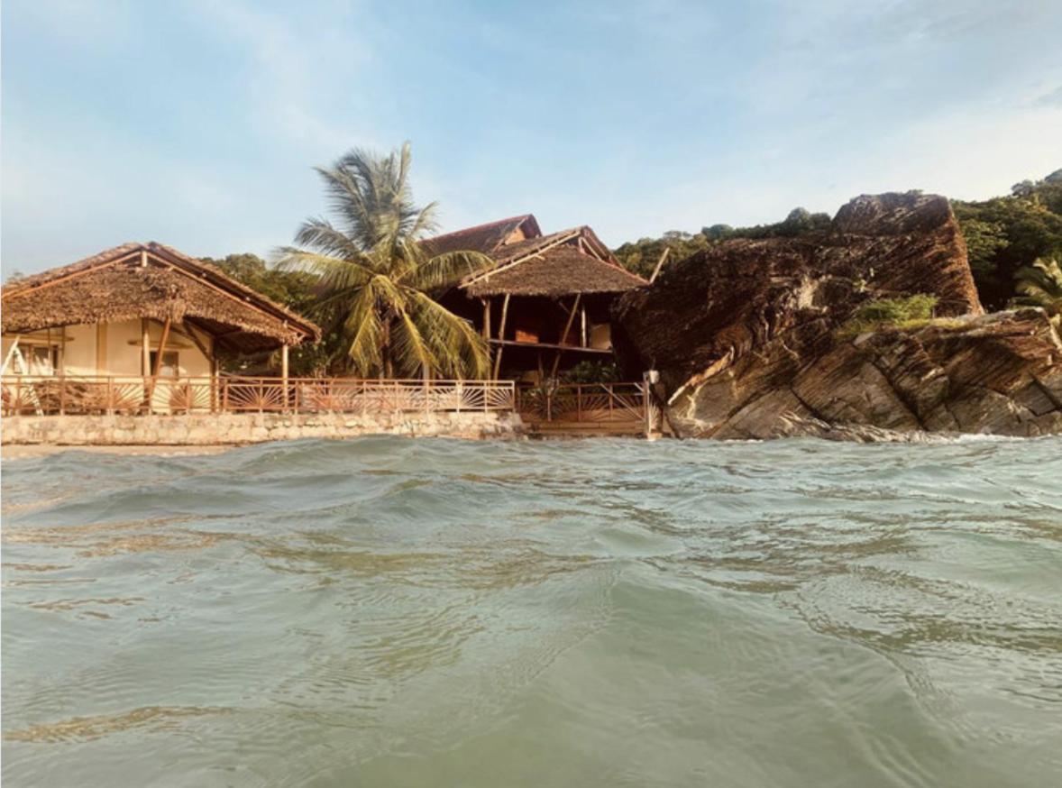 Shambala Madagascar: Beachfront Lodge And Adventures Ambolobozo Eksteriør billede